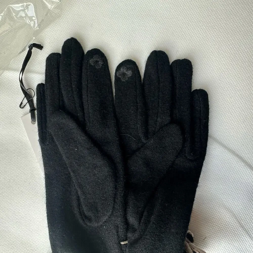 Unique Vintage Gloves- Black/ Beige Bow Wrist Glove